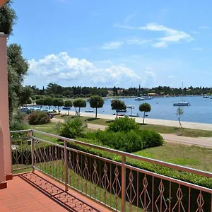 https://villa-lungomare-umag.in-istria.net